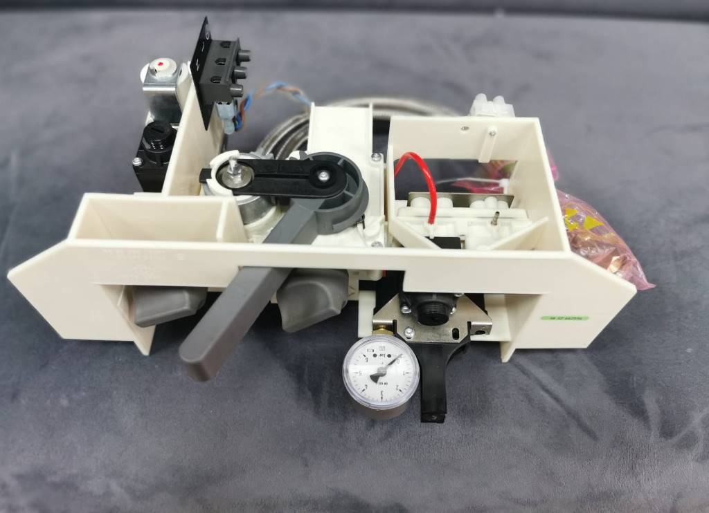 Соединительный блок (включения, входной блок) установки Sirona C8+, ProFeel+,  арт.: 4697939